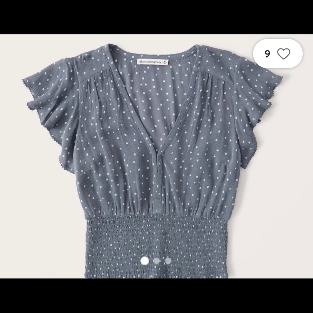 Abercrombie short sleeve smocked waist flutter sleeve top. Size small